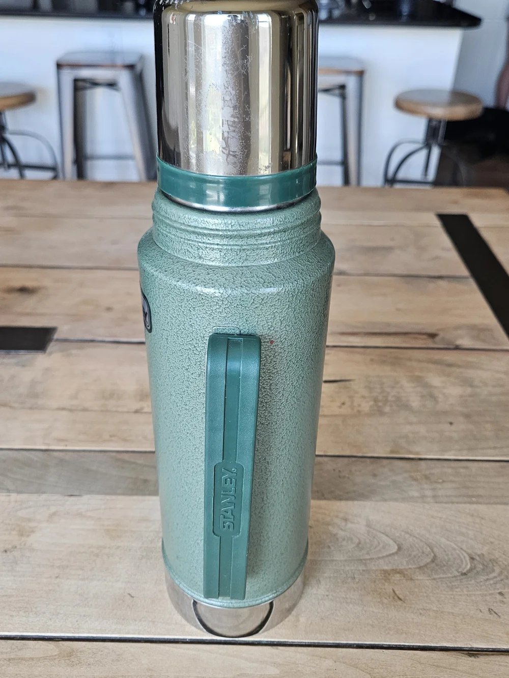 Stanley Green Textured Vacuum Bottle with Stainless Cup - Picture 2 of 6